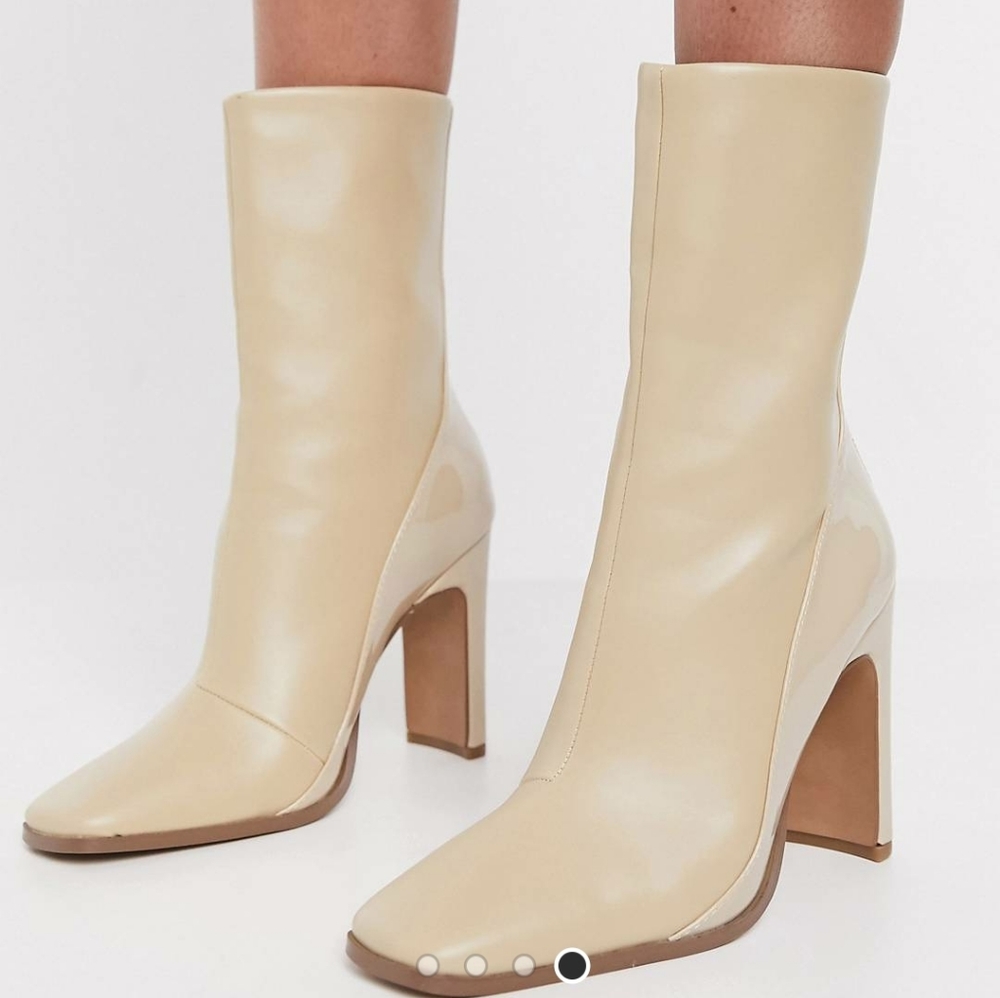 Creme ankle boots